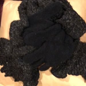 French Fluted black & grey scarf - matching gloves
